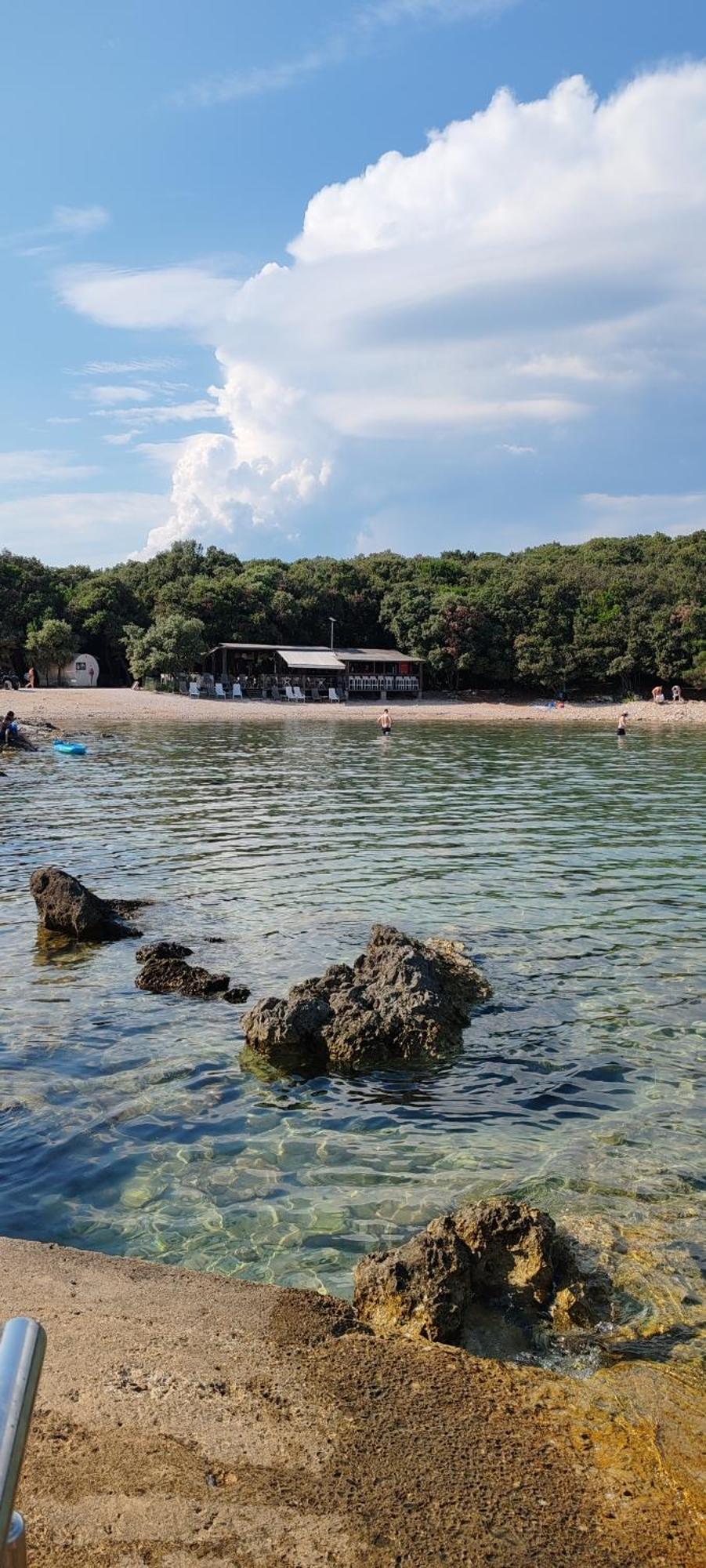 Holiday Kerniat Pula